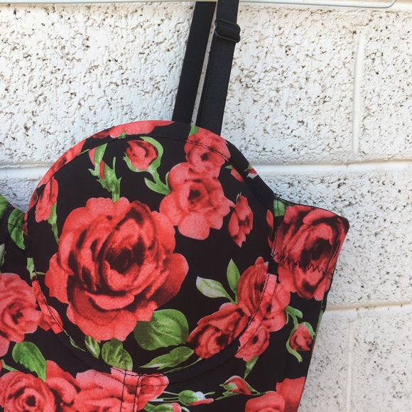 Rose Crop Top - Picture 2 of 8